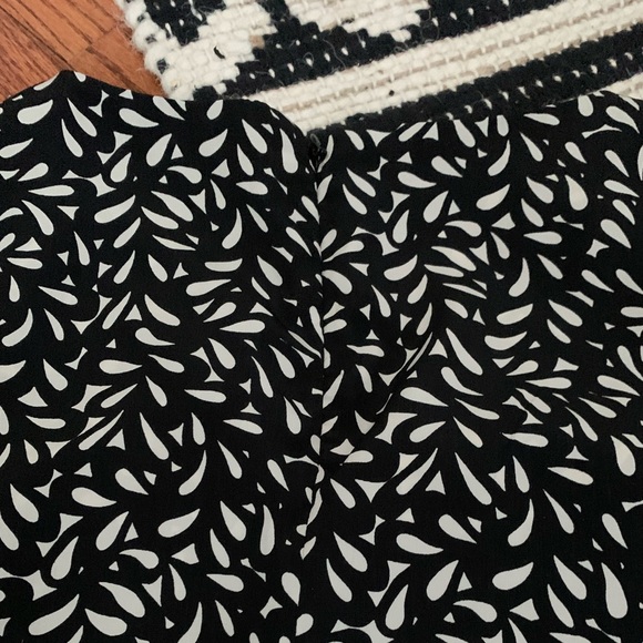 Dana Buchman Sleeveless Top - Picture 4 of 4